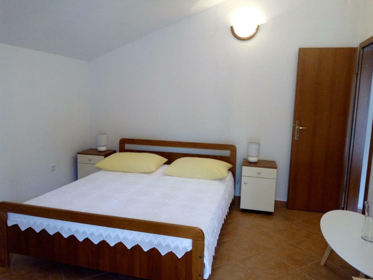 Apartment Zalo Donje Selo na Šolti Exterior foto